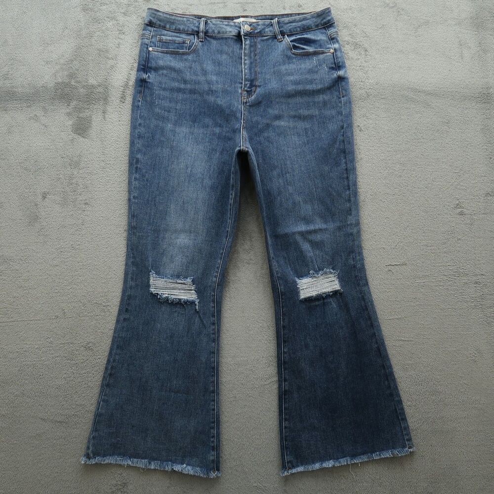 Southern Grace Jeans Women's 18 Blue High-Rise Flare Denim 30" Inseam Distressed